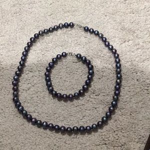 Pearl necklace and bracelet set
